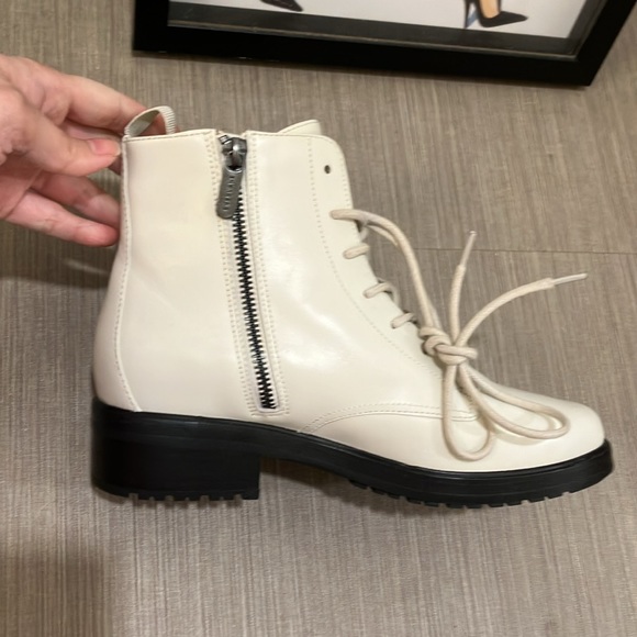 Everlane “Modern” Utility Leather boots w/Laces ivory white color Size 6.5 NWOB - Picture 4 of 15
